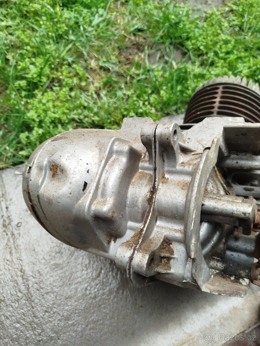 Motor Jawa - ČZ 125/355 - 8