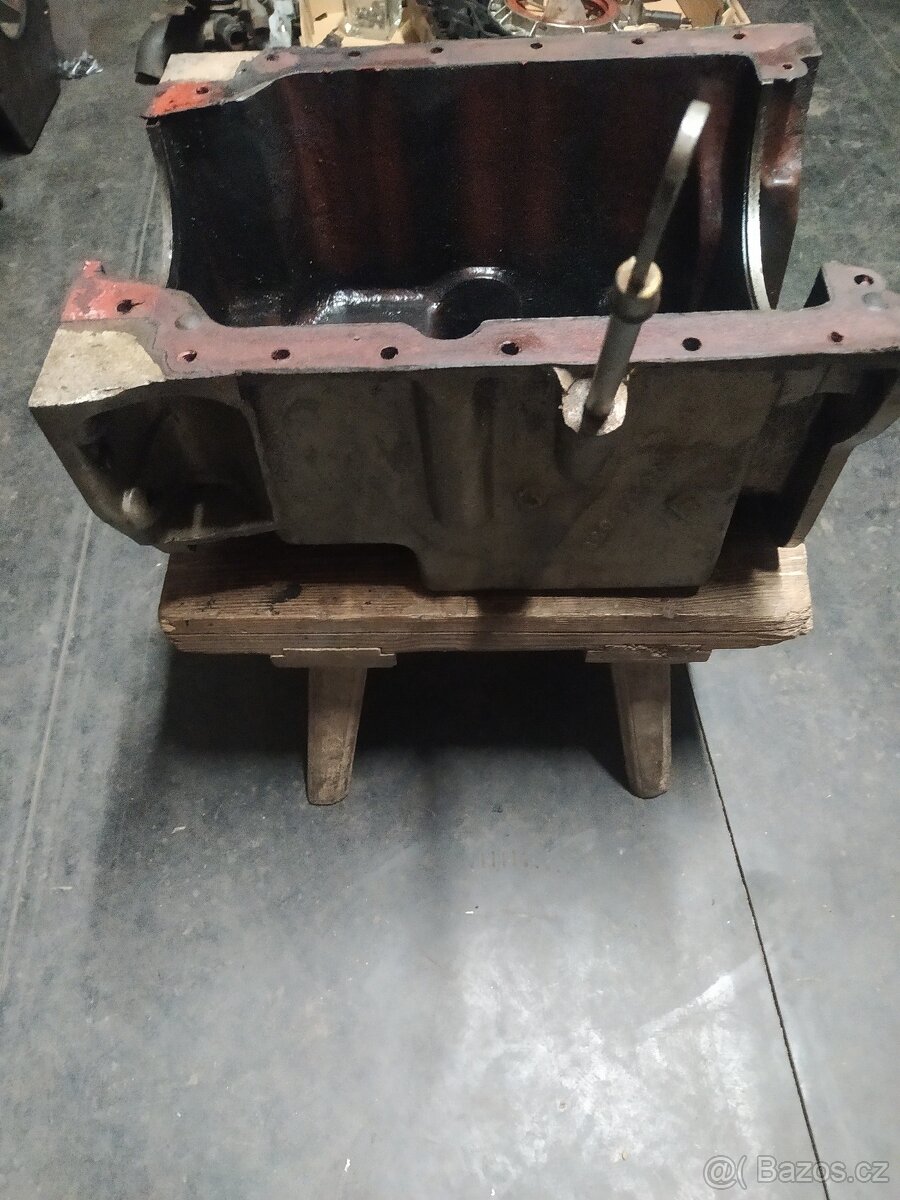 Díly motoru Perkins D 2500 - 8