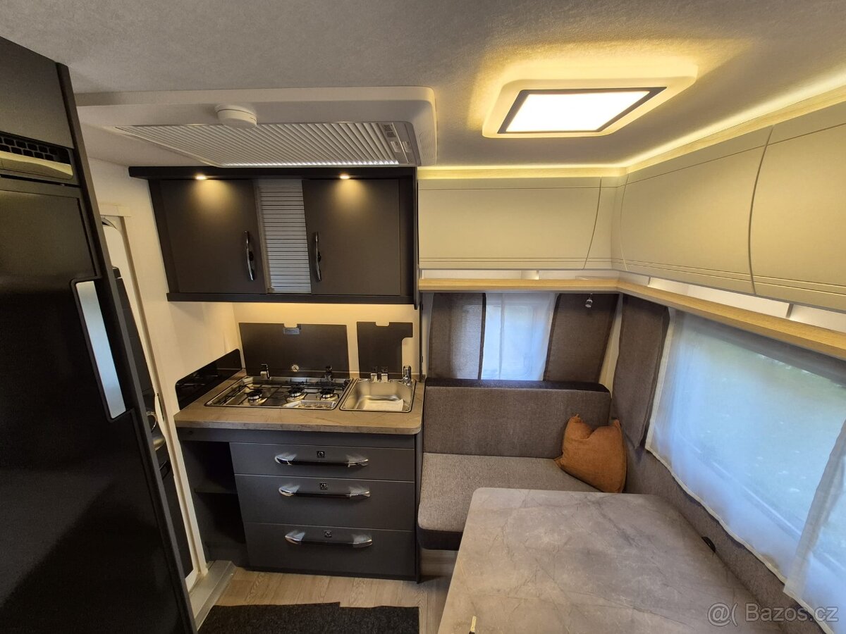 Nový karavan Hobby De Luxe 400 SFe,model 2027 - 8