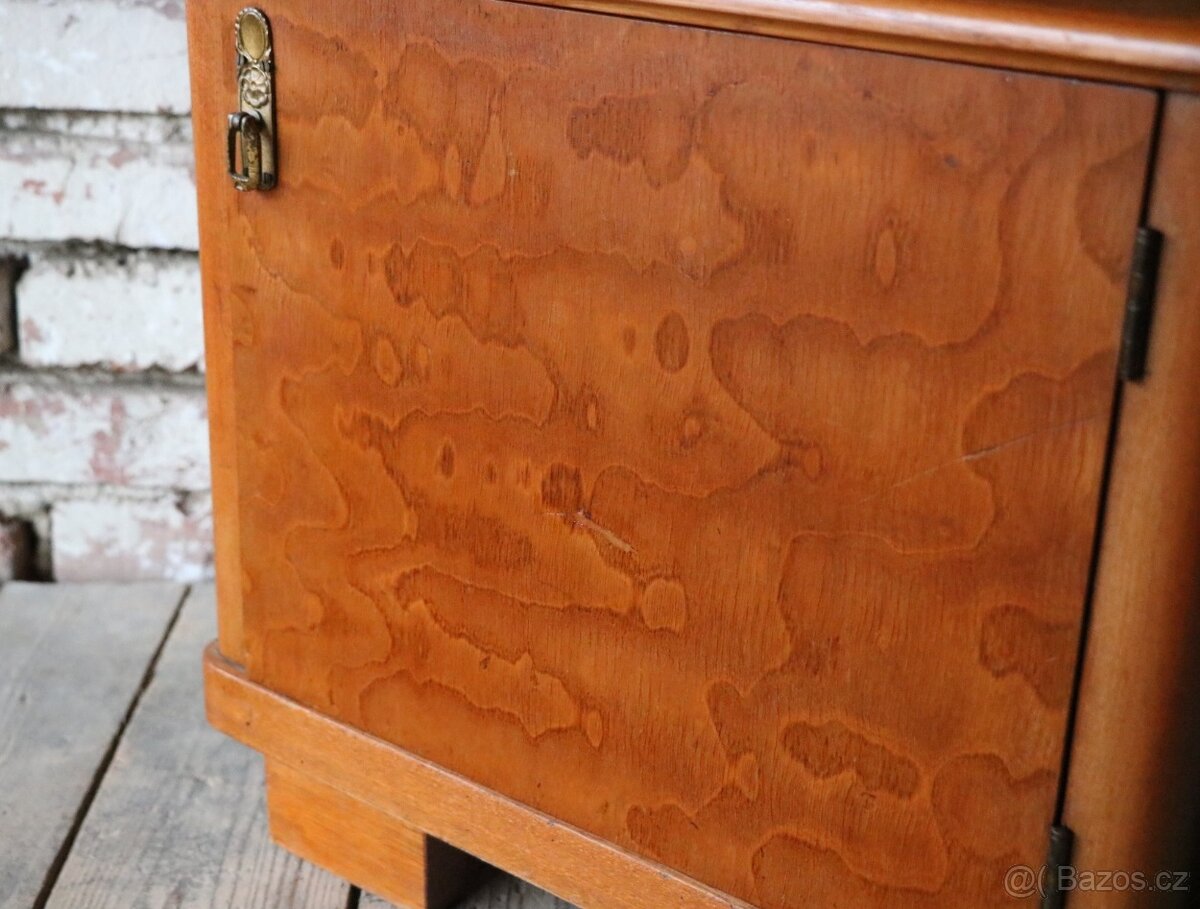 Noční stolky / secese / 20. léta 20. století - 8