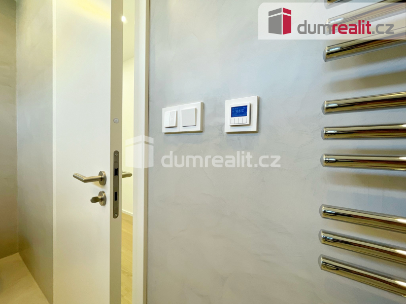 Prodej rodinného domu 5+ kk 135 m², s pozemkem 658 m² - 8