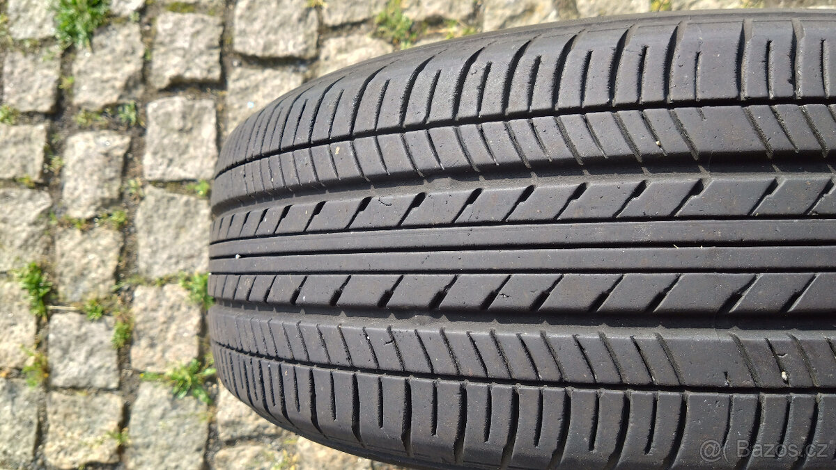 4ks letní pneu YOKOHAMA 185/60R14 82H vč. disků na Mazda 2 - 8