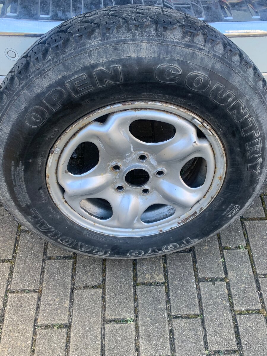 Zimní kola pneu 15" + orig. krytky - 195/80 R1 - 8