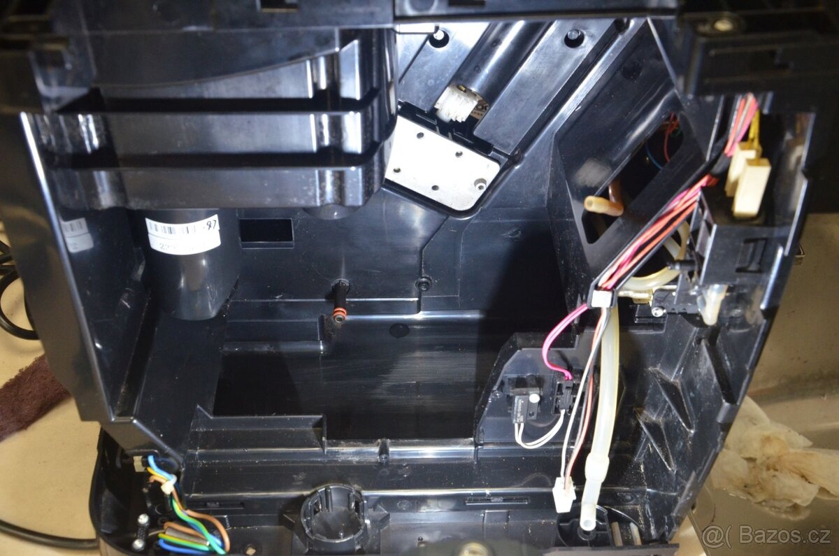 Automatický kávovar PHILCO Phem 1000 - 8