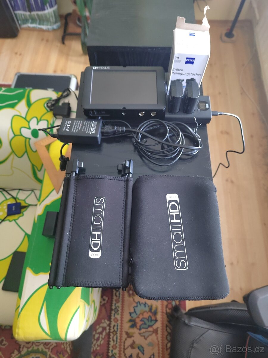 Small HD 6 MONITOR - 8