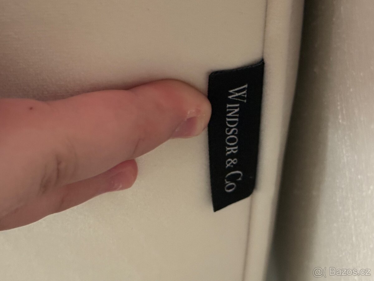 Luxusní sametová pohovka Windsor & Co - 8