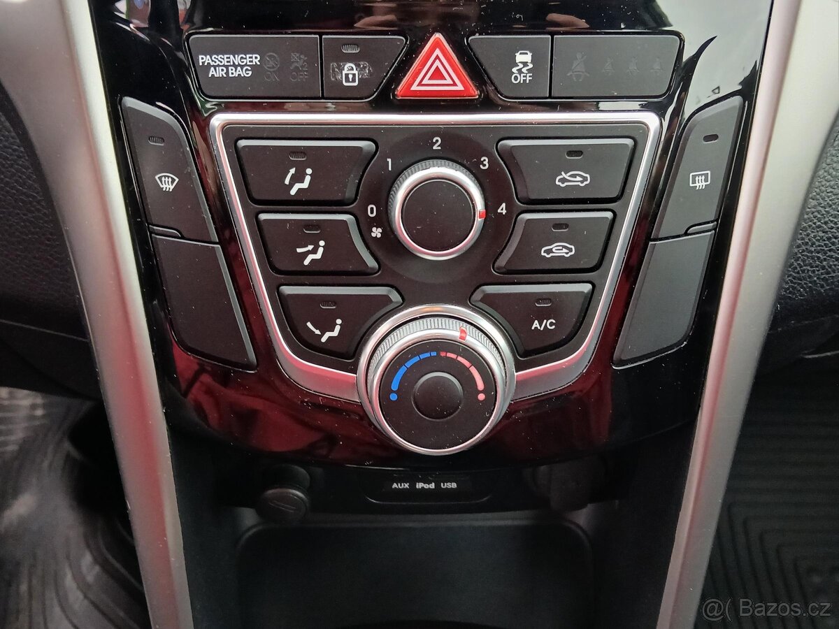 Hyundai I30 1.6 i , 88 kW benzín, 2012 - 8