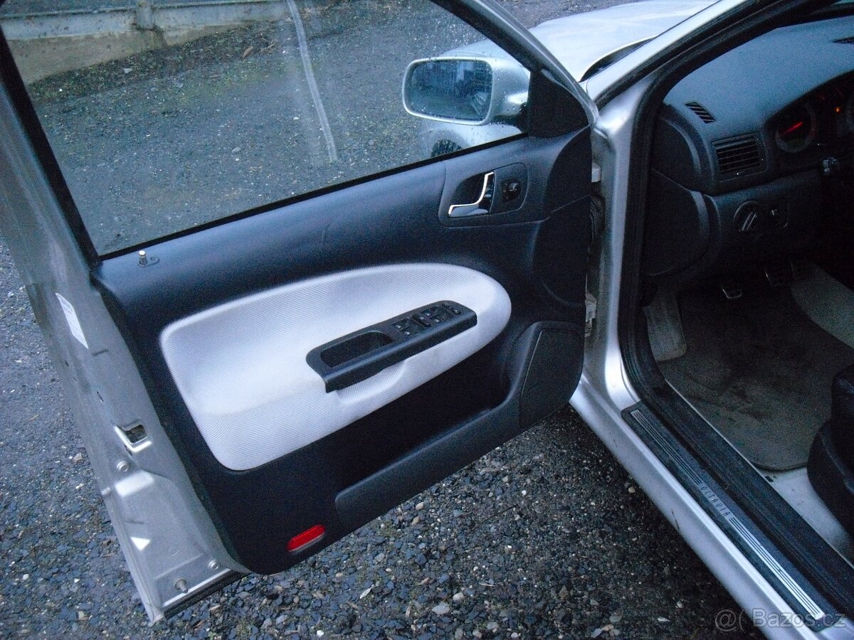 Skoda Octavia RS1 Kombi - 8