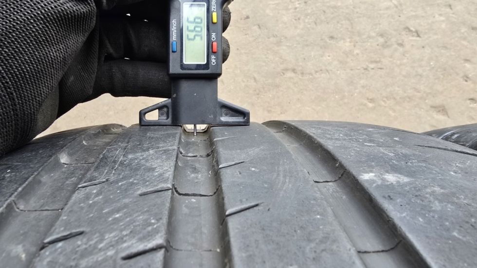 Letní pneu 245/35/20 Michelin - 8