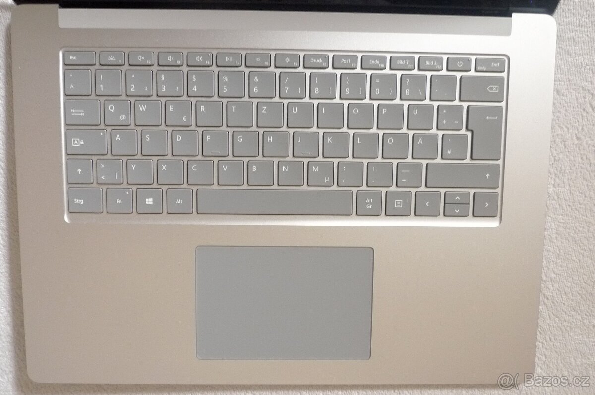 Microsoft Surface Laptop 3 15" 8GB RAM / 256GB - 8