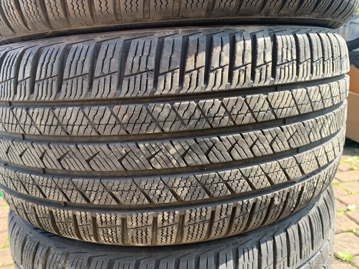 CELOROČNÍ 235/40 R18 VREDESTEIN - 8