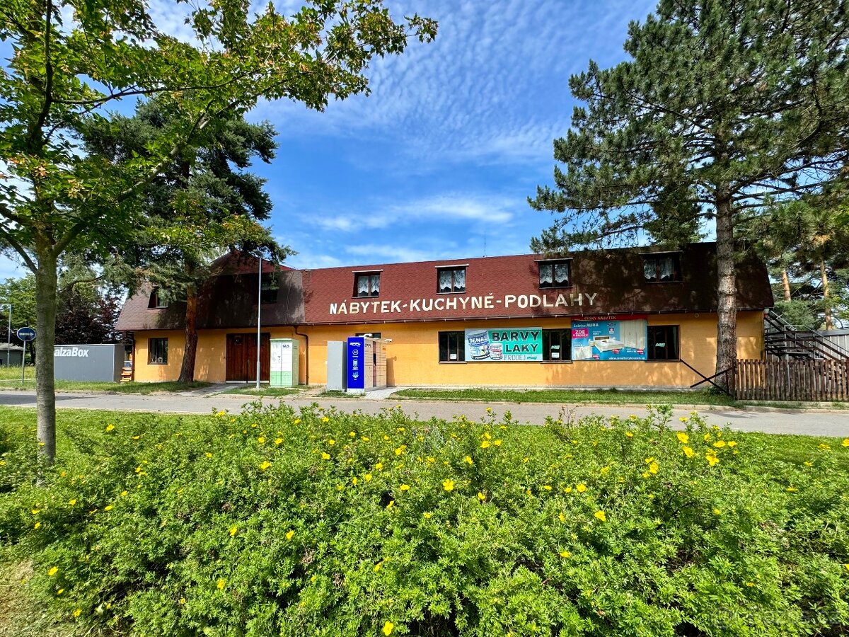 Pronájem - Obchod / Služby - 150m2 - 8