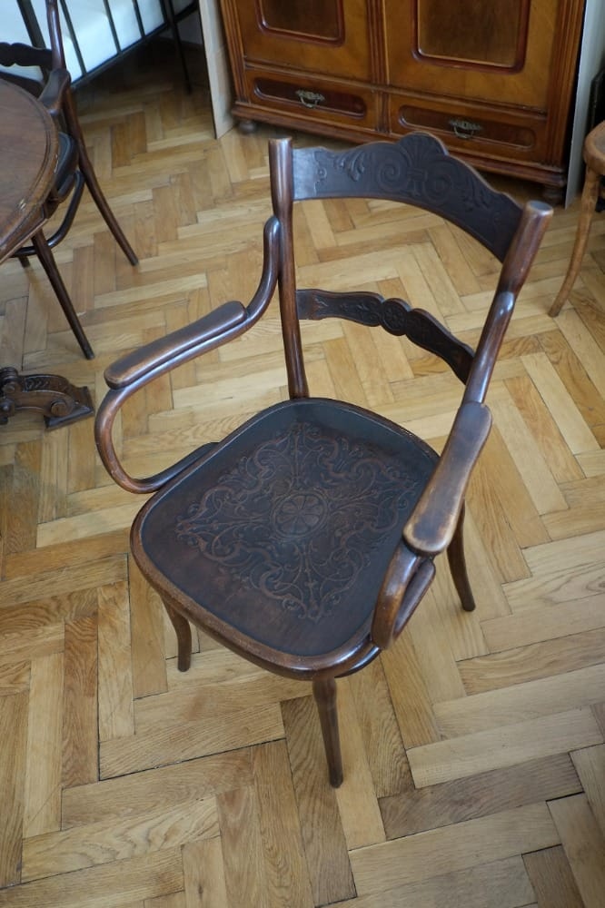 Karetní stolek + 4 židle - 8