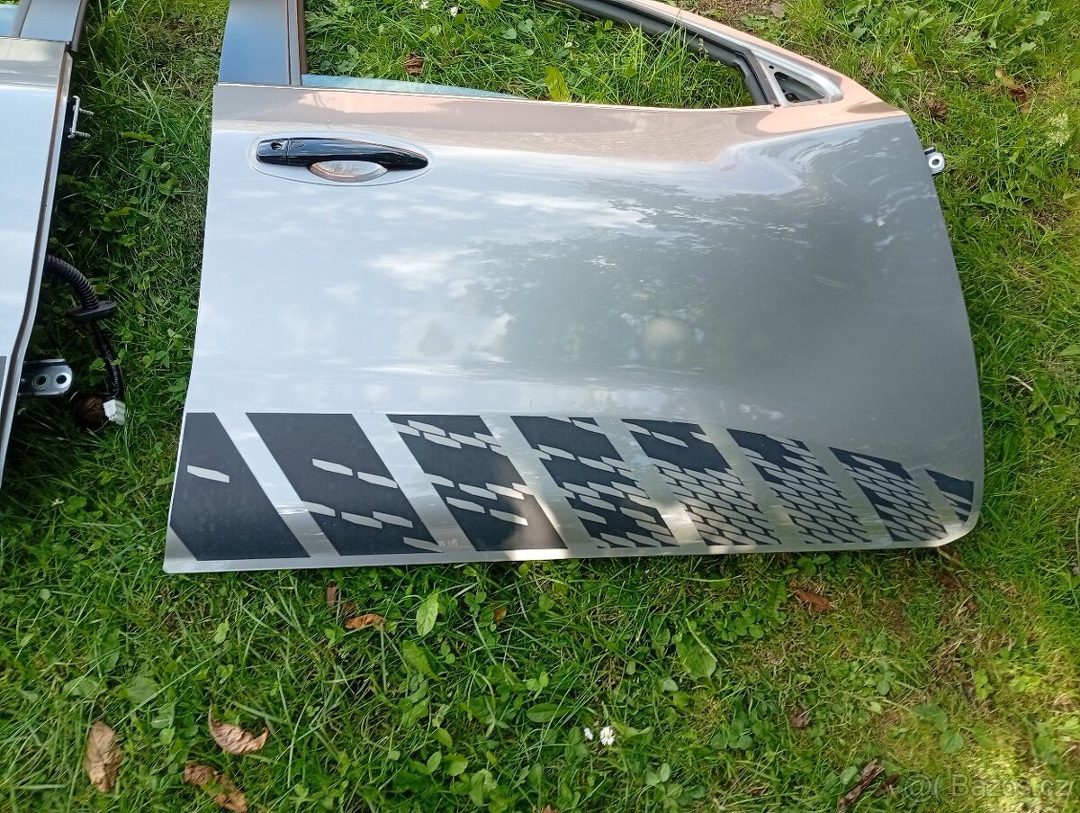 NISSAN NAVARA D23 DVEŘE PRAVÉ Z RV 2021 PĚKNÉ P.P. A P.Z. - 8