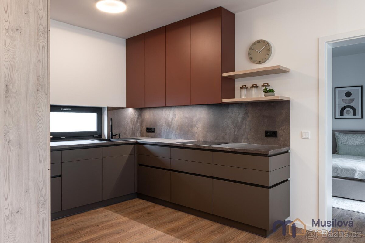 Prodej rodinného domu 150 m2, pozemek 636 m2 - 8