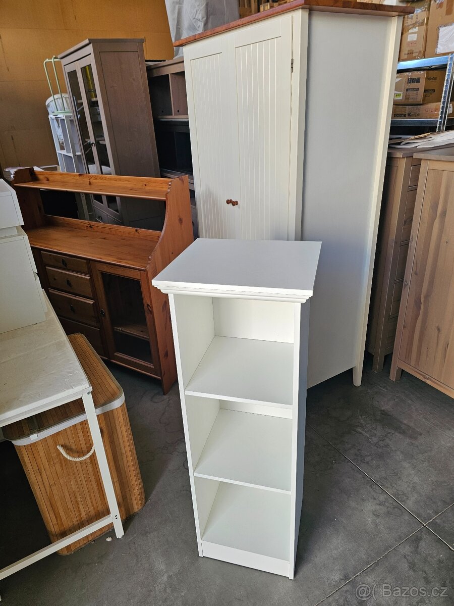 Knihovna - regál - 8