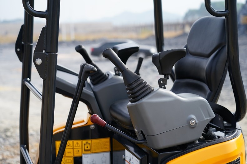 Minibager YUCHAI U17 Premium 1720 kg - 8