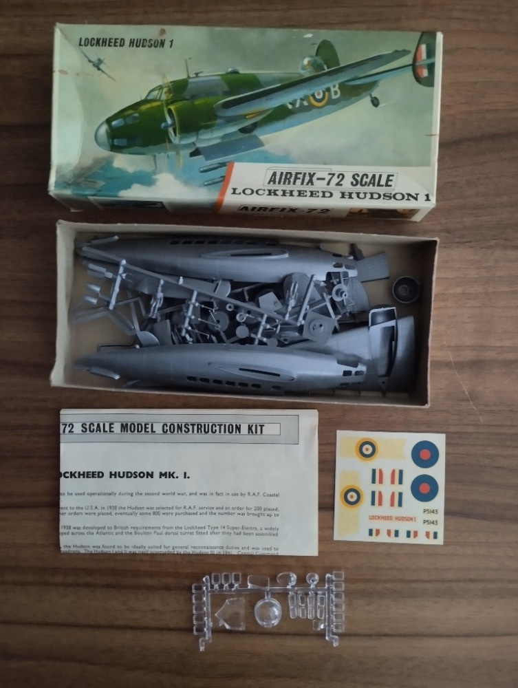 Modely letadel ,MATCHBOX,AIRFIX,FROG,plastové stavebnice. - 8