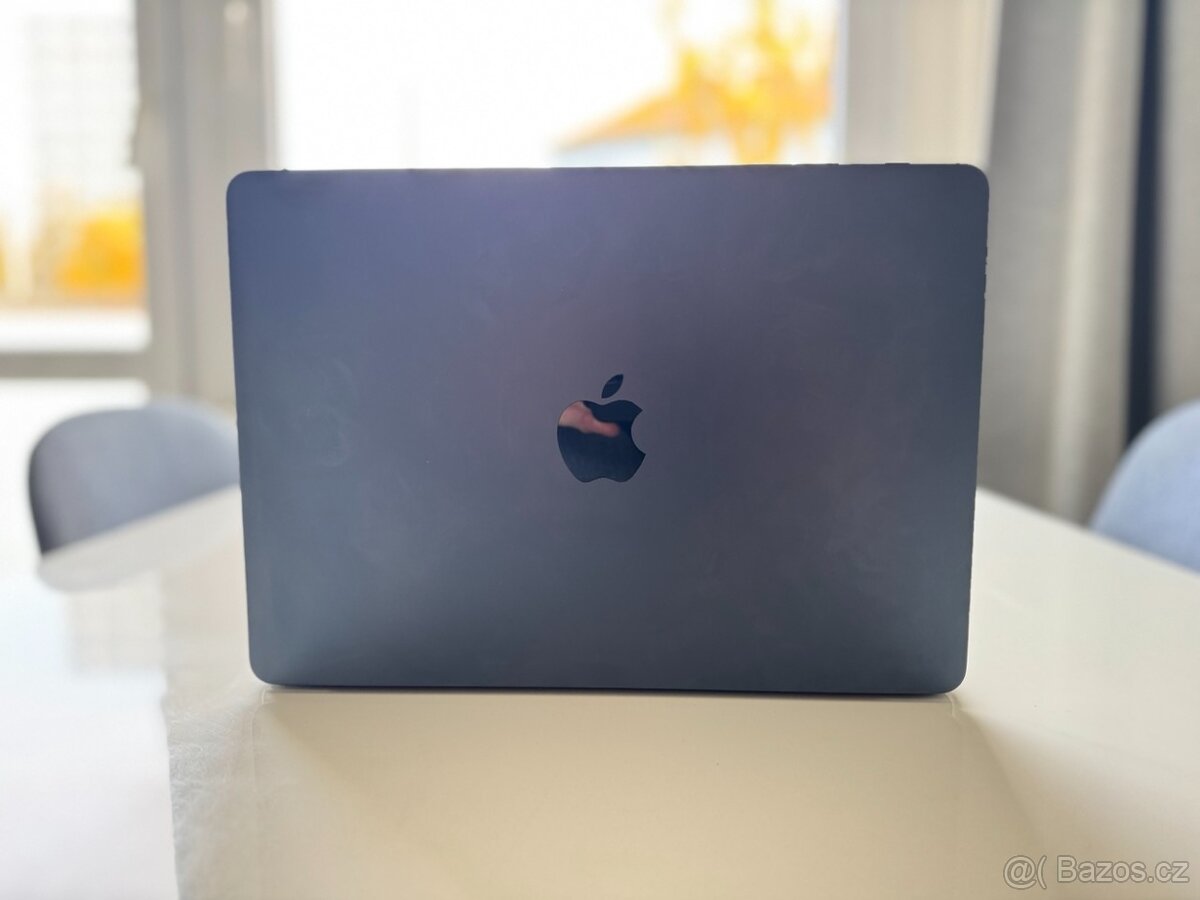 Apple MacBook Air 13" M2 — 16GB RAM / 256GB SSD — Space Gre - 8