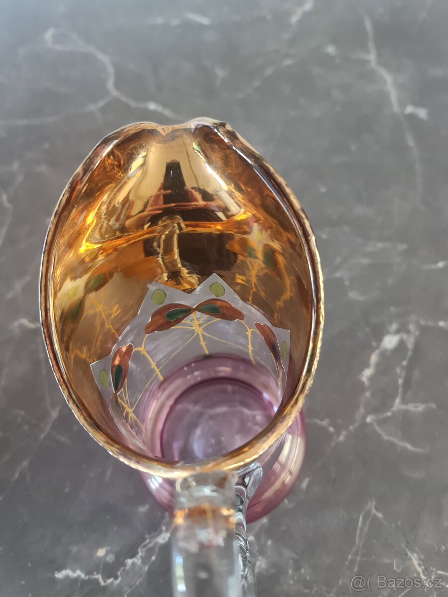 starožitný, bohatě dekorovaný džbán - 8