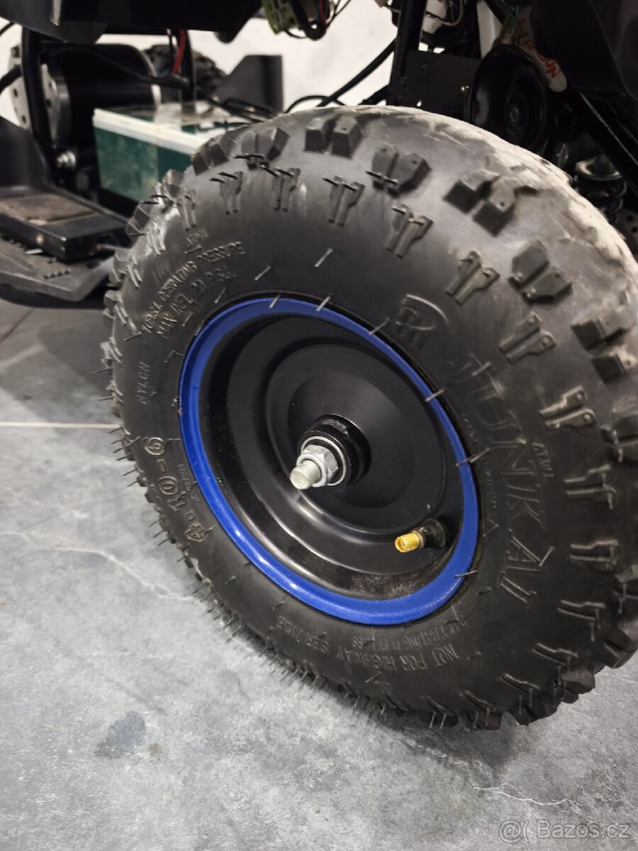 Dětská elektrická čtyřkolka + nabijecka - 8