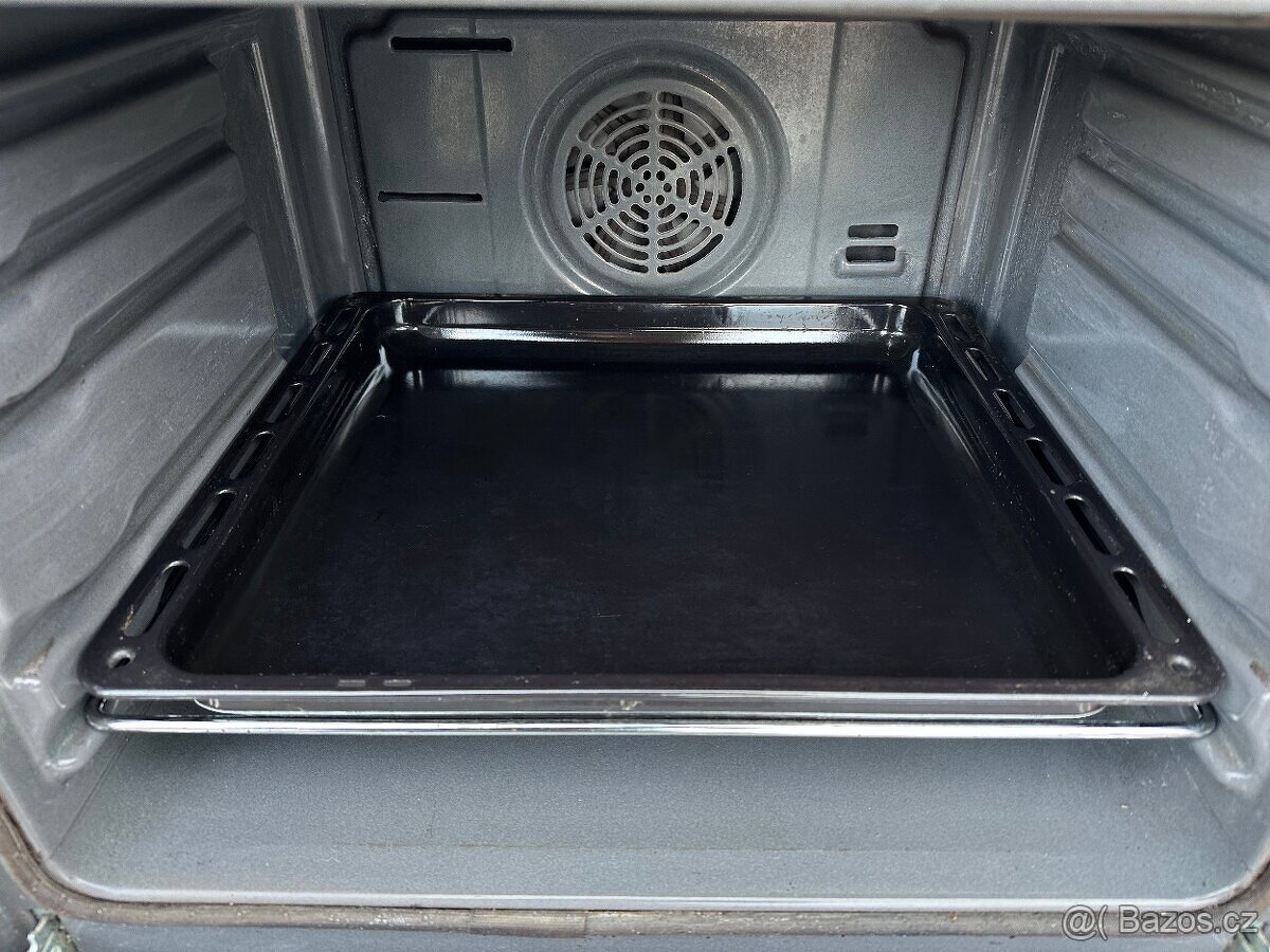 Nerezová vestavná trouba Siemens HB 650511 - 8