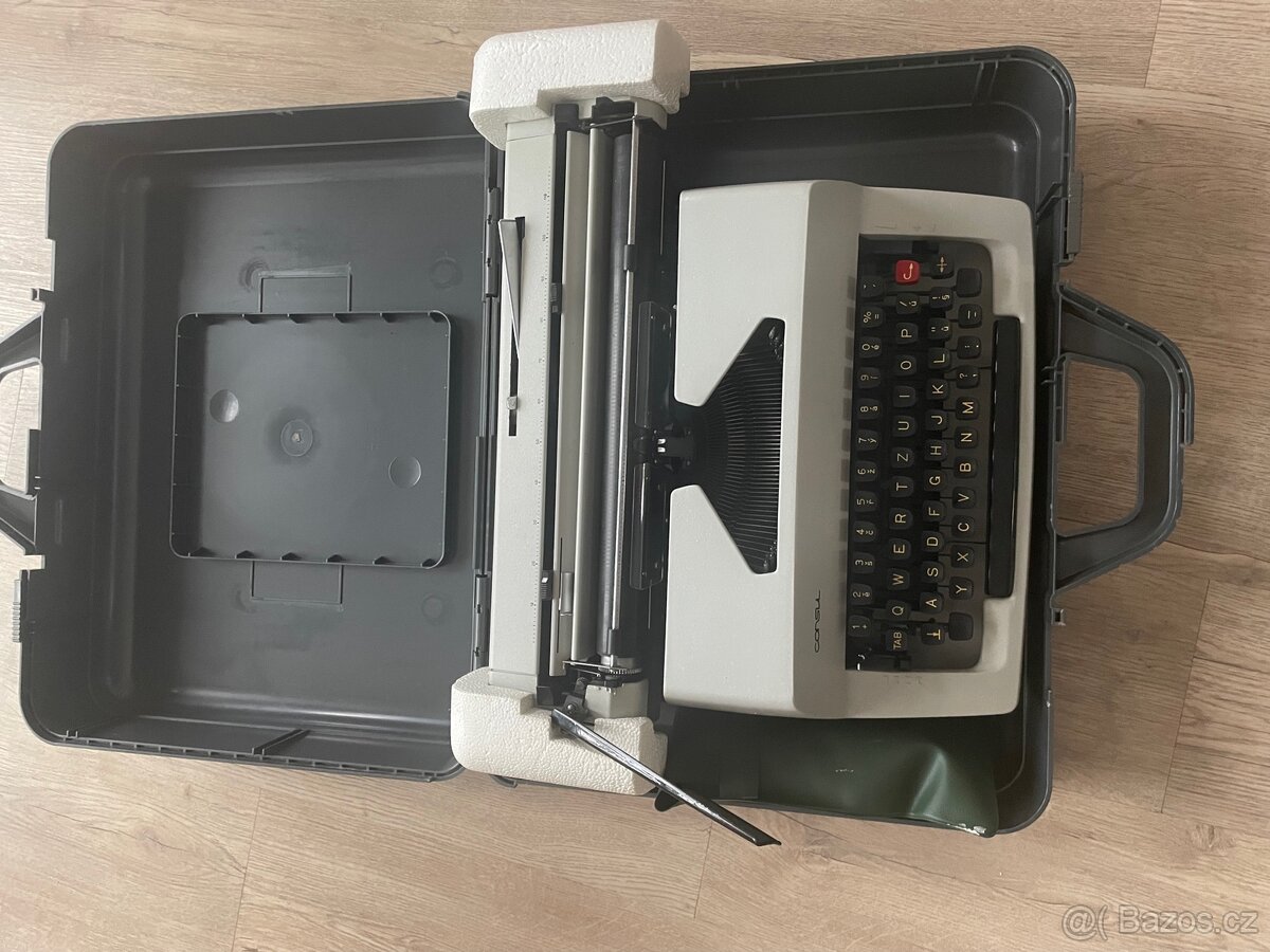 Psací stroj zn consul model 2226 - 8