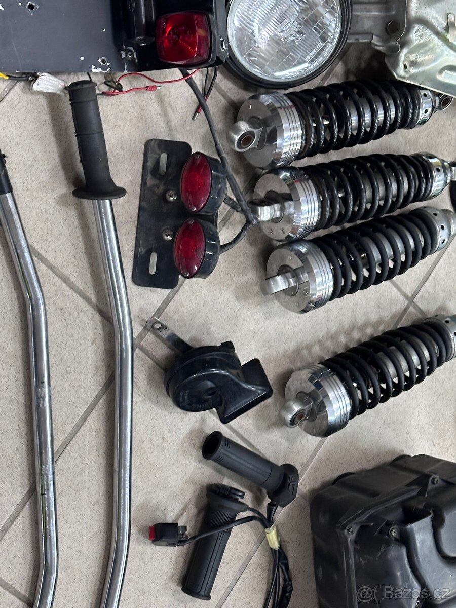 Yamaha Vmax 1200 a různé - 8