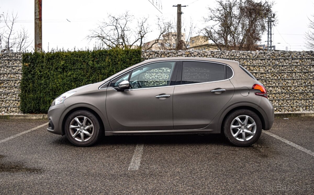 Peugeot 208 1.2 Active 2015 - 8