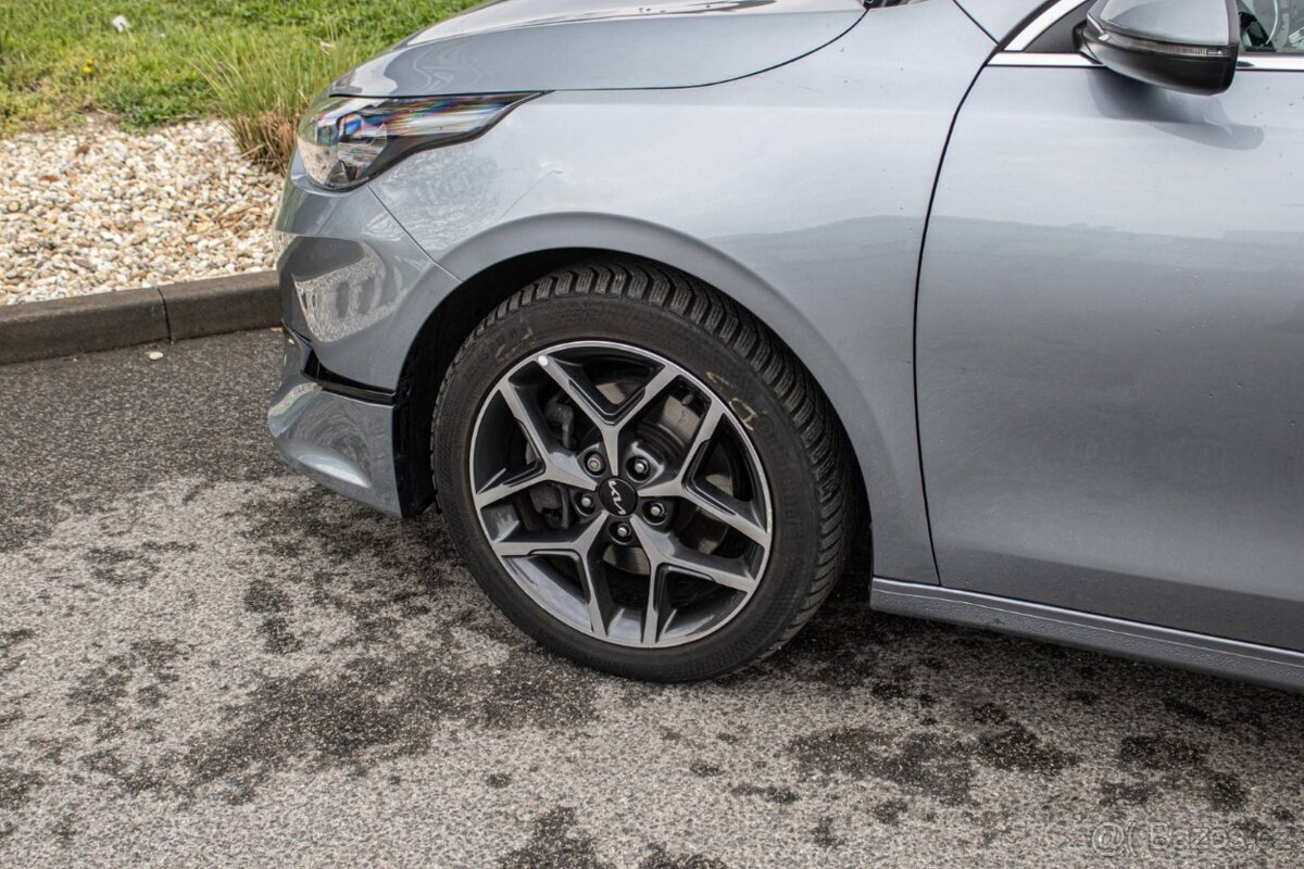 Kia Ceed SW, 1.5 T-GDi A/T 7 - 8