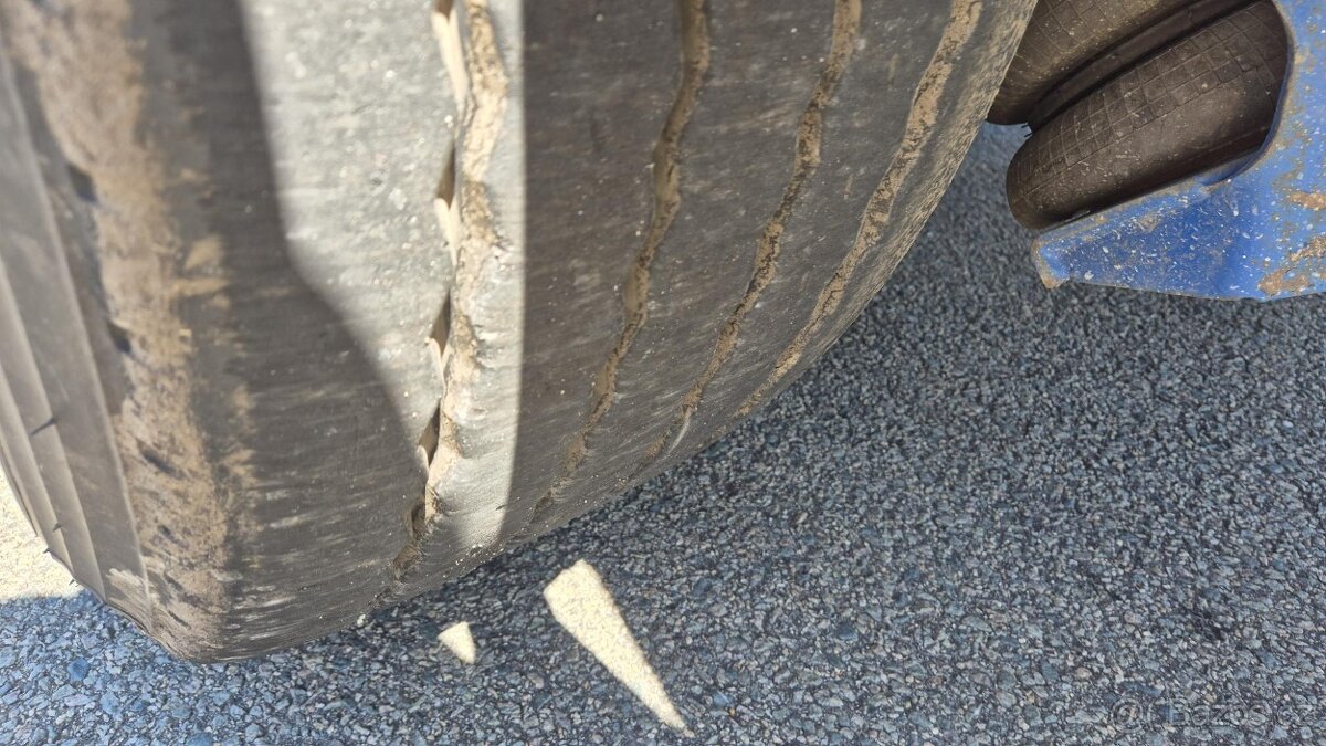 Prodám GRAPAR T3-G - Potravinářská cisterna 30 m3 - 4 komory - 8