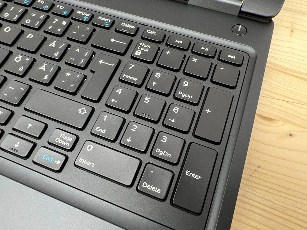 Dell Latitude 5580 I5 RAM 32 NVMe 1TB - 8