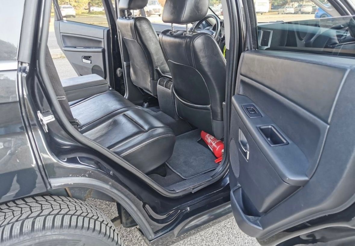 Jeep Grand Cherokee 3,0 CRD S-Limited 4x4 plná výbava - 8