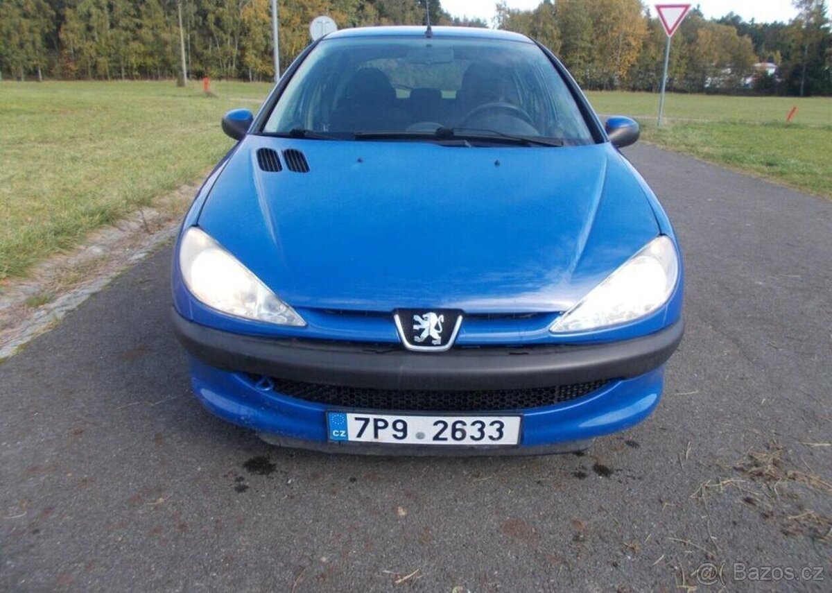 Peugeot 206 1,4 65 KW pravidelný servis benzín manuál 65 kw - 8