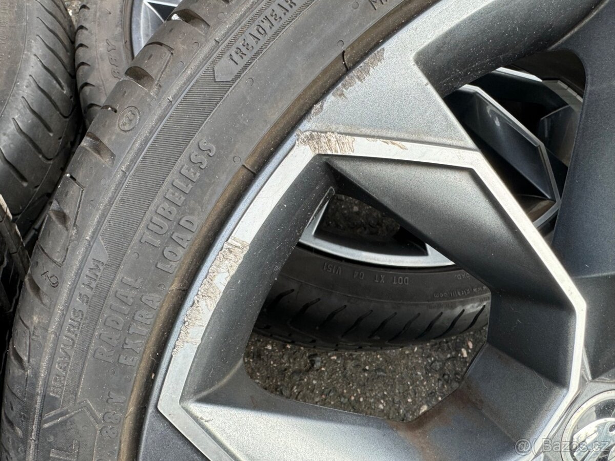 Sada ALU kol Škoda Octavia RS - XTREME R19" s letními pneu - 8