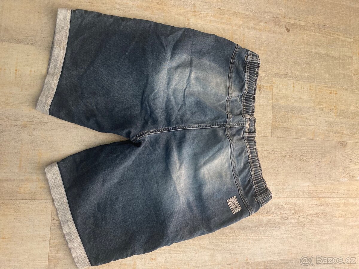 Pánské kalhoty, triko a kraťasy - 8