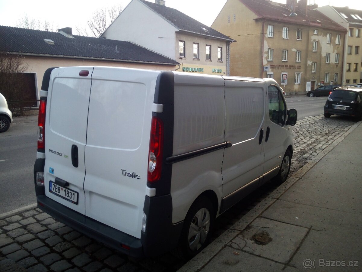 Renault Trafic 2.0 Tdci 84 Kw - 8