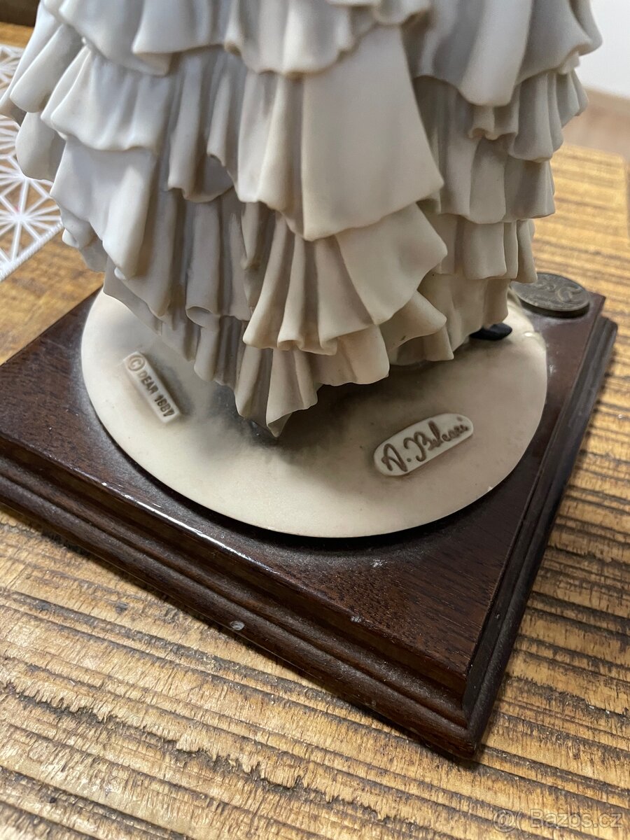 Viktoriánská dáma s květinami - 8