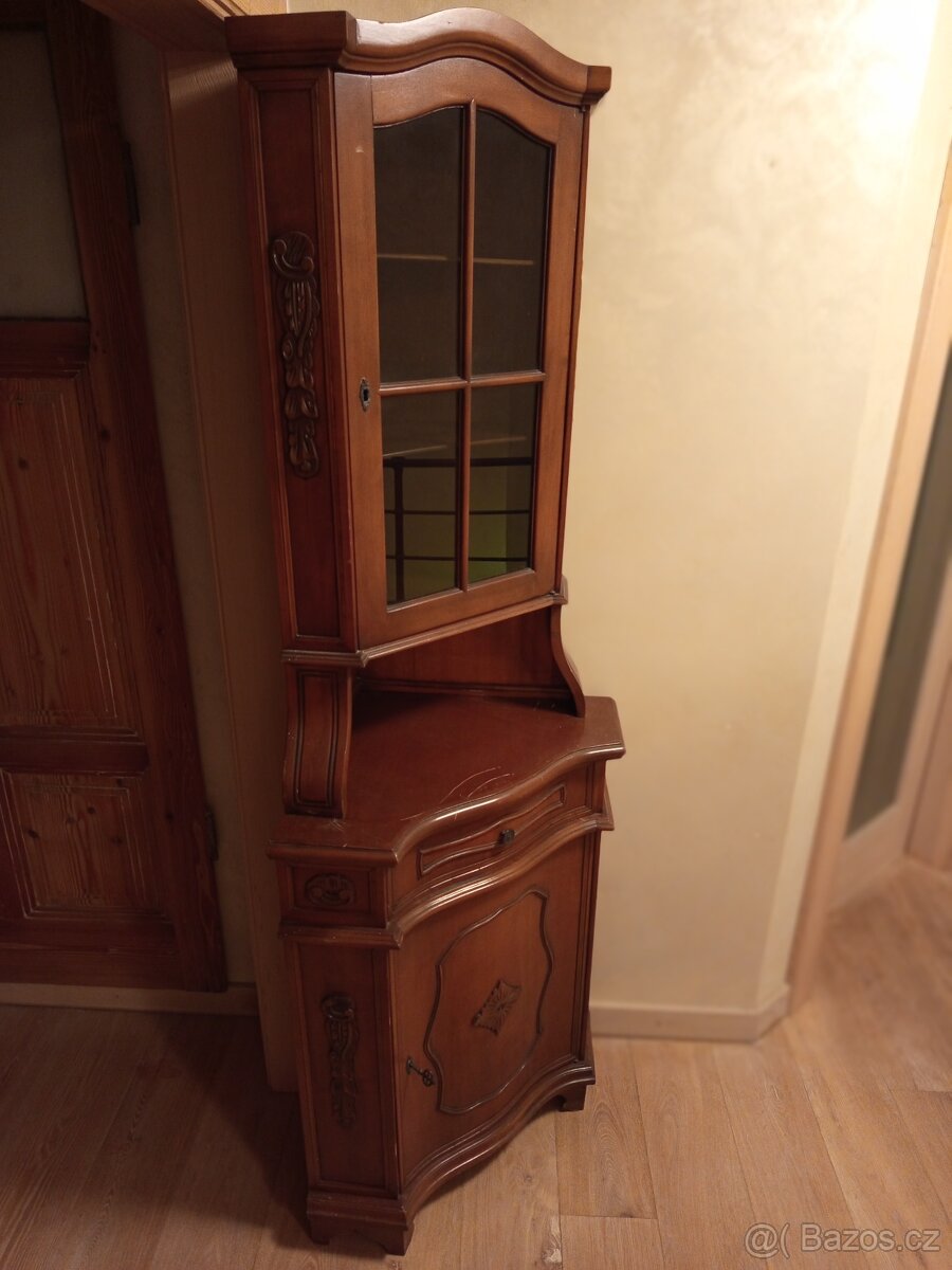 Starožitná rohová skříňka - 8