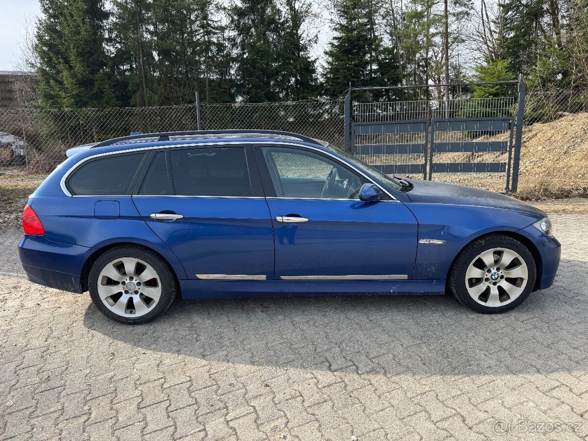 BMW 325 Xi Touring - 8