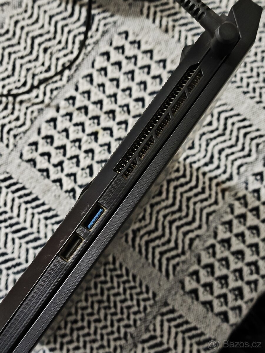 Set: MSI Katana GF76 + SteelSeries + Logitech - 8