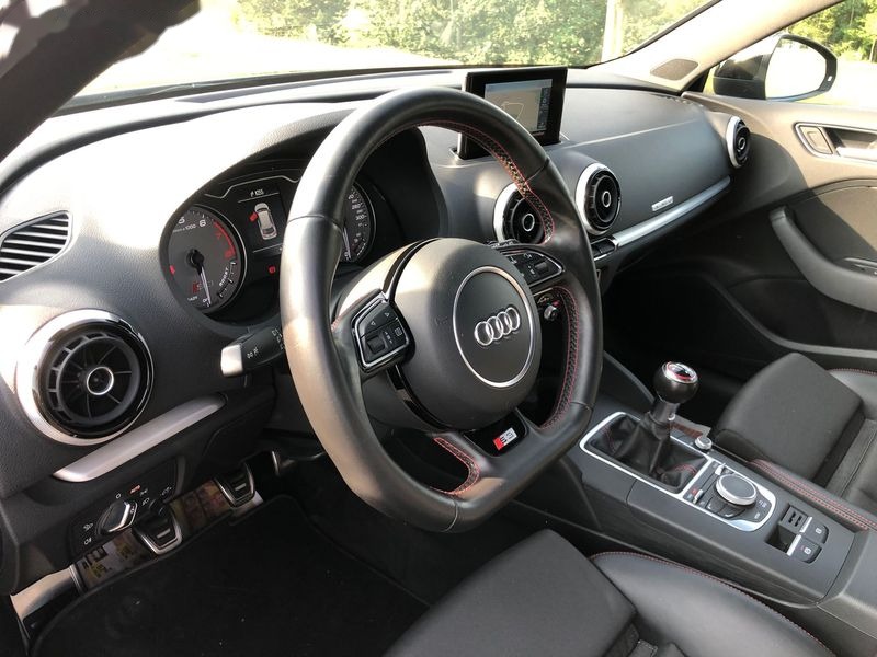 AUDI S3 MANUÁL 221KW 4X4 - 8