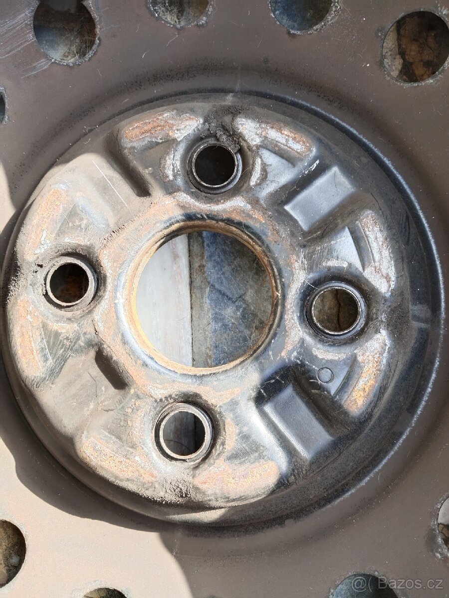 Sada 4ks celoročnich pneu s disky R14 - 8