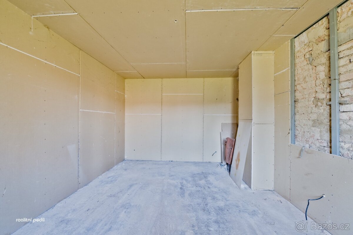 Prodej rodinný dům v Běrunicích - 8