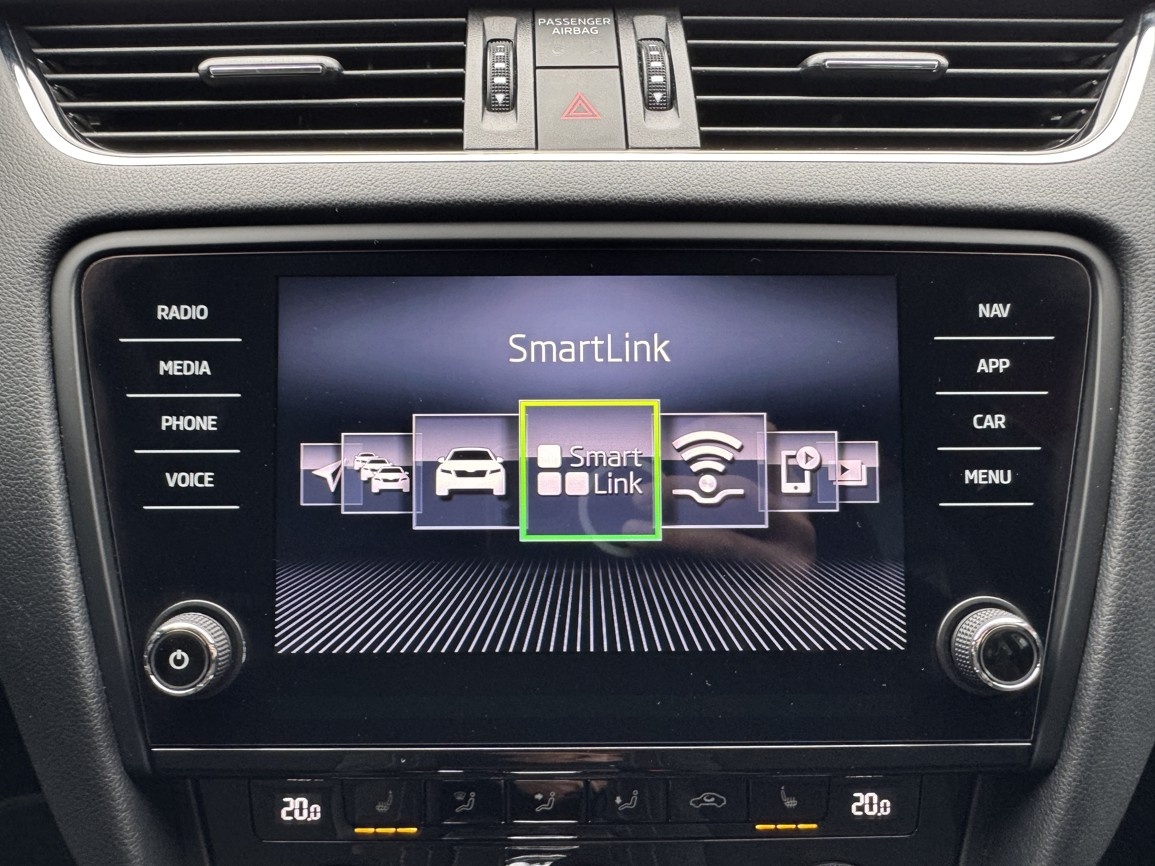 Škoda Octavia RS 2.0TDi DSG Full LED Navi Digi Klima ACC - 8