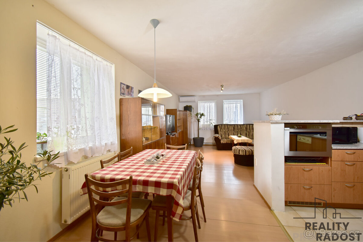 Pronájem rodinného domu 5+1, Znojmo - 8