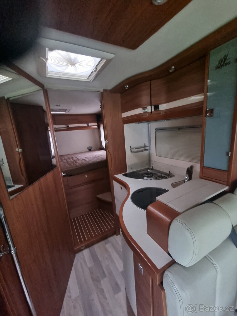 Prodám Mercedes 3.0 124 450 km - 8