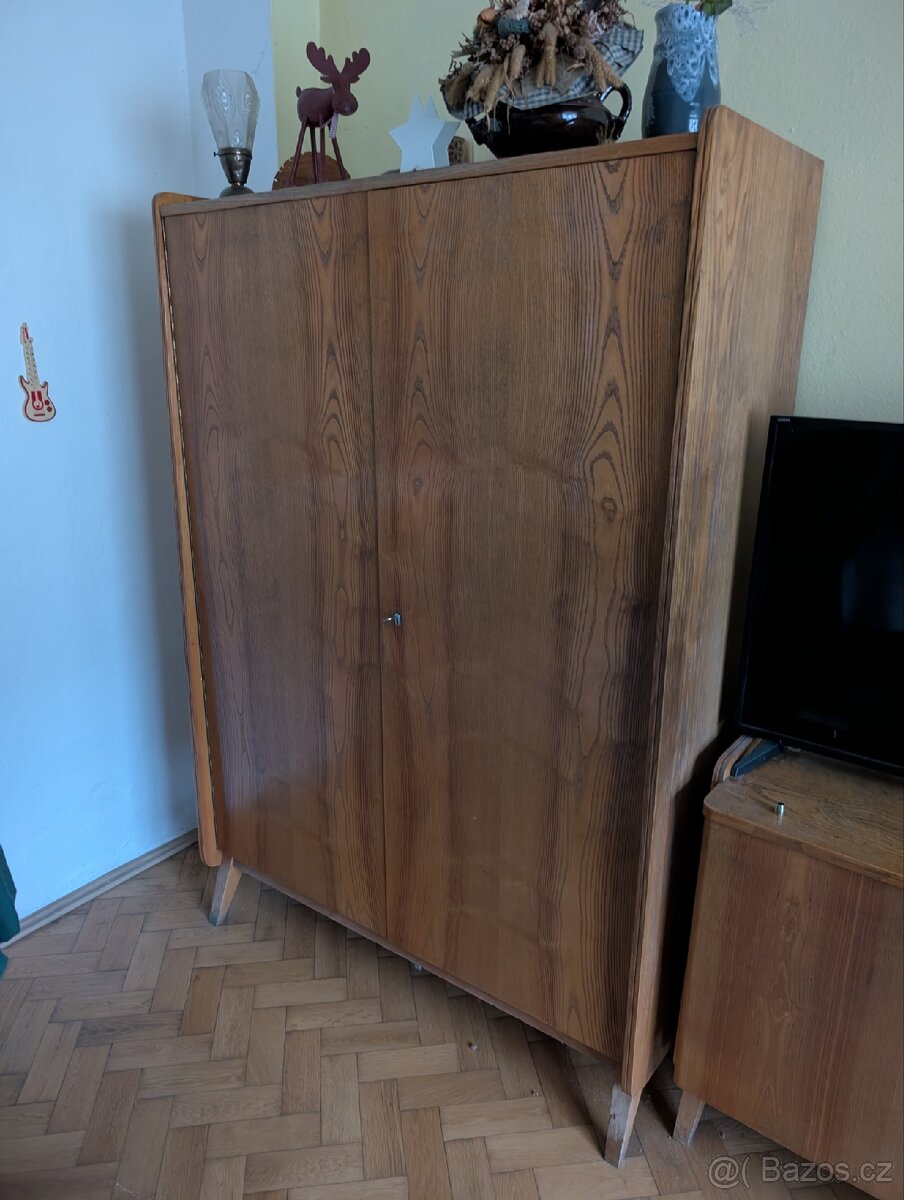 Starý nábytek. - 8