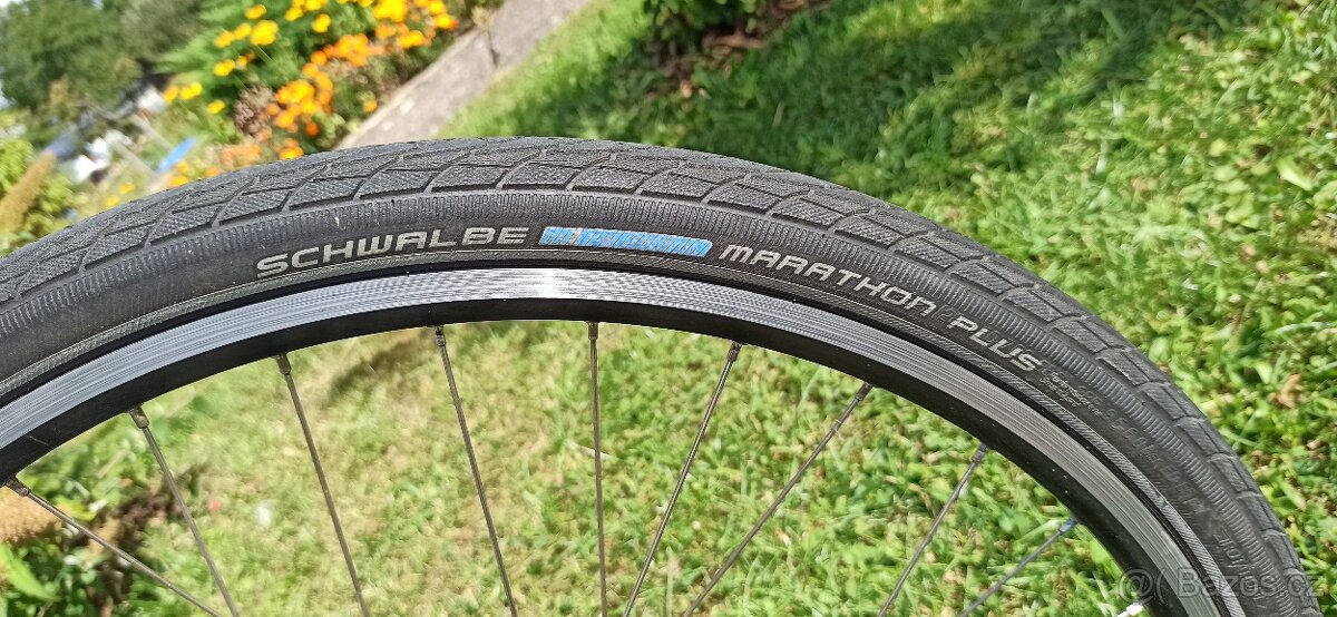 Silniční kolo Giant Mono - 8