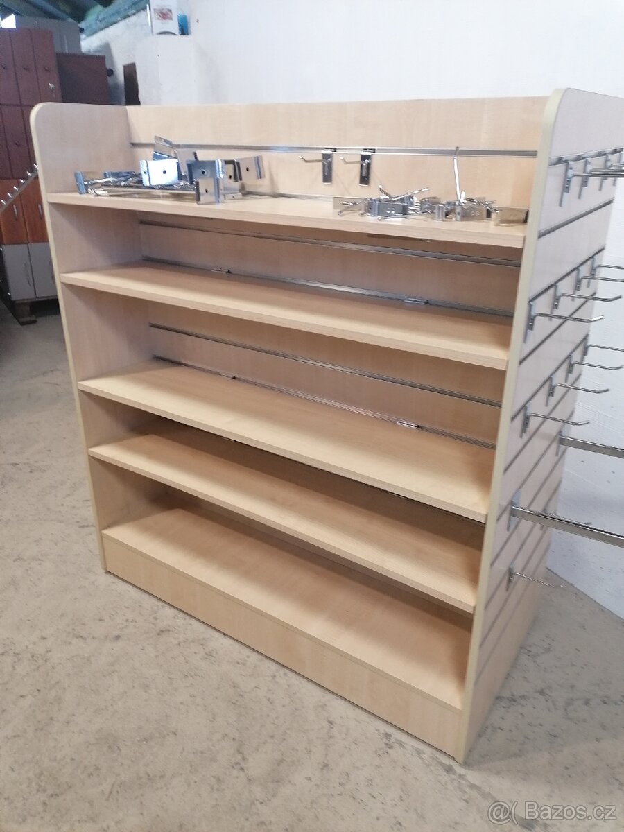 Prodejní 4 straný regál na kolečkách - 8